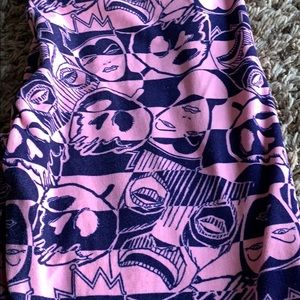 One size lularoe Disney leggings